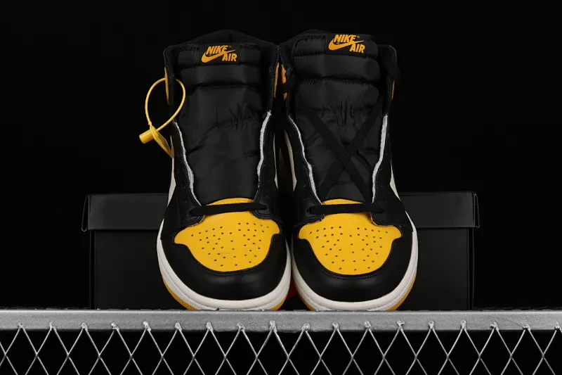 All categories Air Jordan Jordan series basketball shoes Air Jordan 1 High Air Jordan 1 Retro High OG "Yellow Toe" AJ1 Joe 1 new black and yellow toe AR1020-700